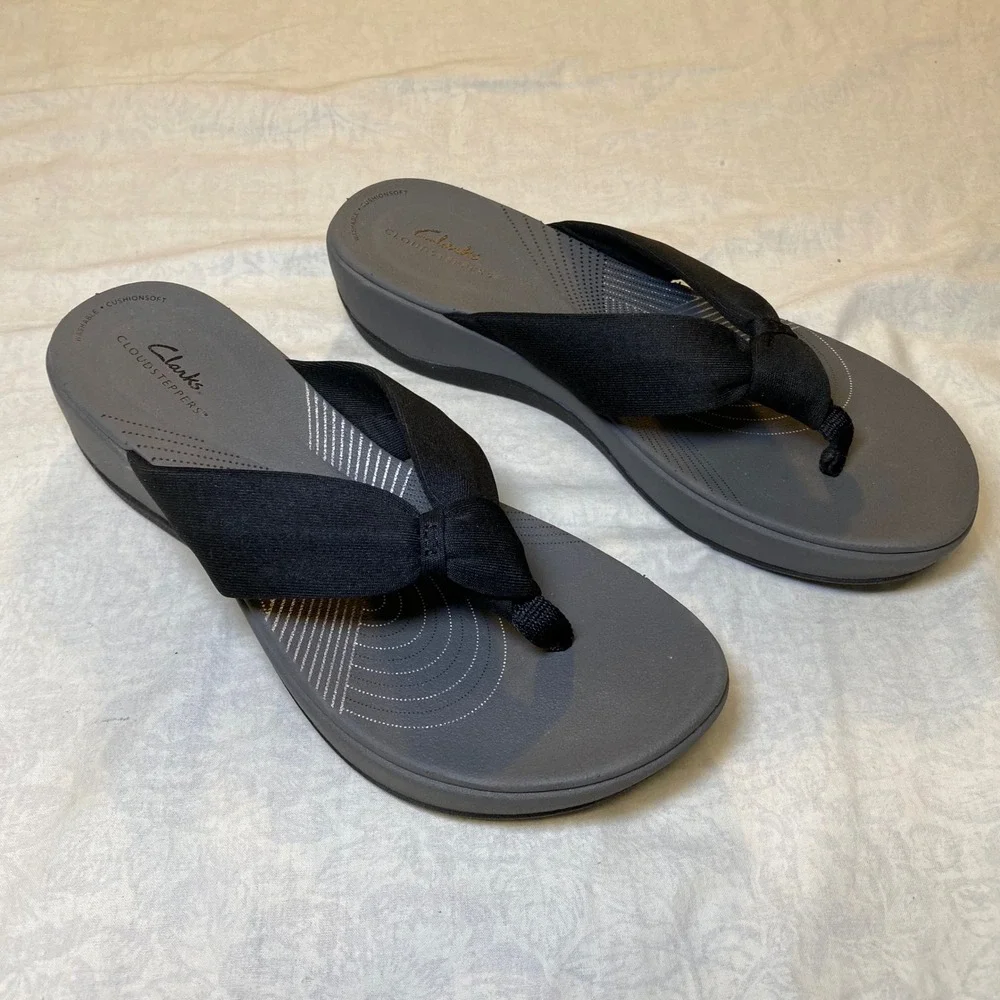 Clarks Cloudsteppers Cushionsoft Wedge Thong Sandals Women's Size 9 Black